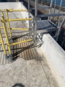 aluminum fixed access ladder